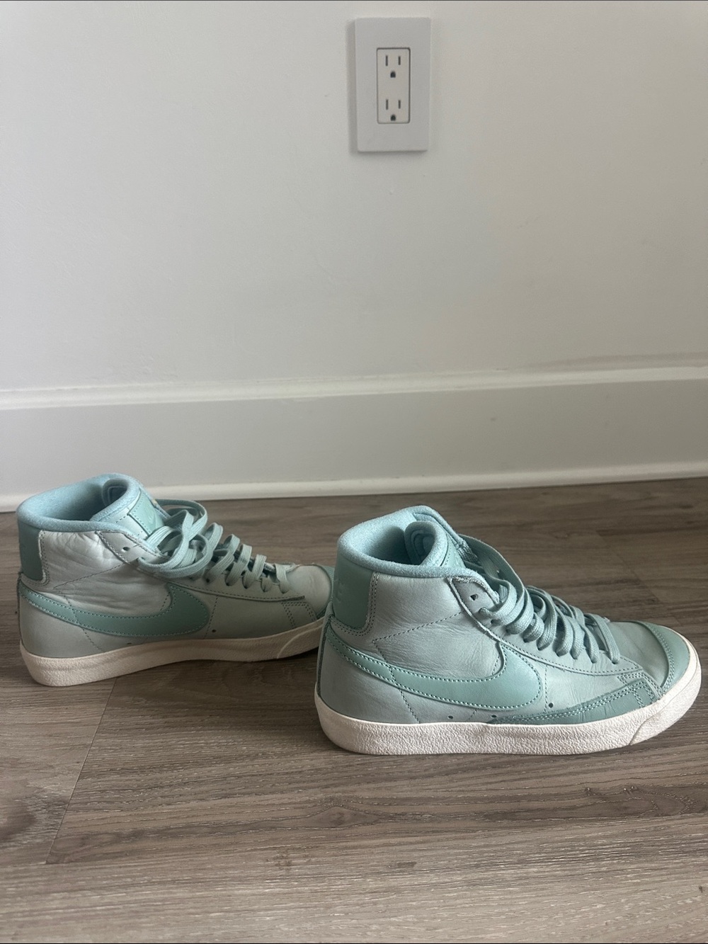 Nike Blazer Mid Sneaker in Green - Picture 6 of 11